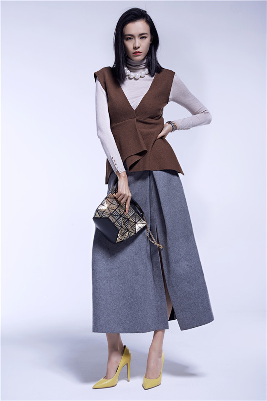 李艾最新時(shí)尚照片，時(shí)代先鋒的印記風(fēng)采