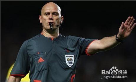 最新足球裁判手勢圖解，小裁判的日常趣事與友情紐帶，揭秘足球裁判手勢的魅力