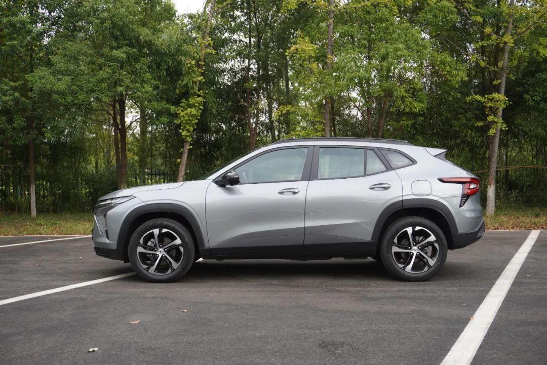 雪弗萊最新款，開啟一段溫馨的駕駛之旅