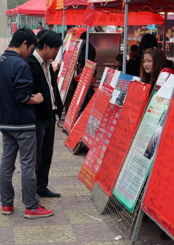 豐城最新晉工招聘，小巷中的獨(dú)特機(jī)遇，探索職業(yè)新篇章！