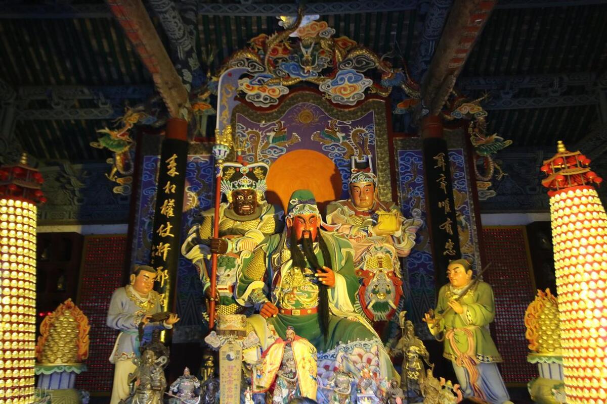 師尊人中講道最新,師尊人中講道最新，小巷深處的特色小店探秘