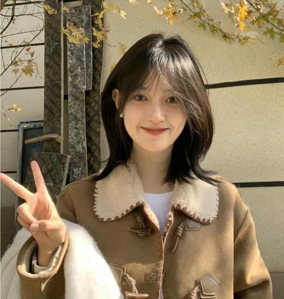 科技與時(shí)尚融合，2024年最新流行發(fā)型展望