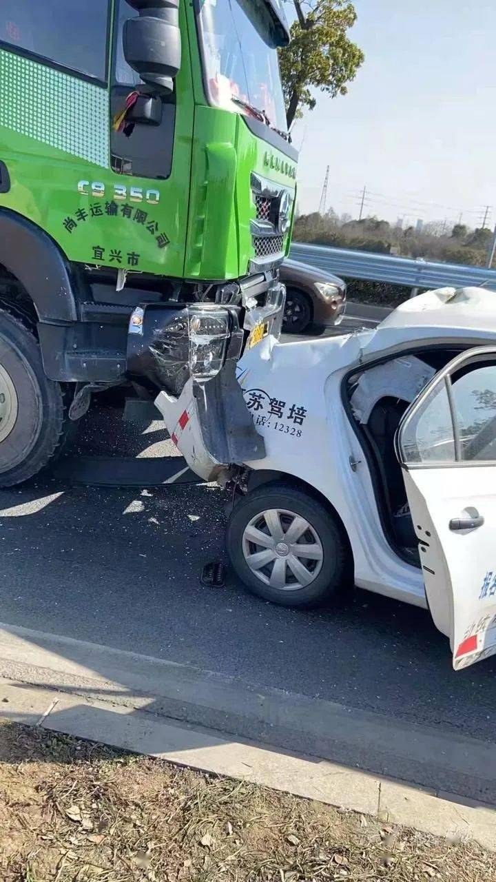 宜興交通事故實時更新，最新動態(tài)與救援進展??????
