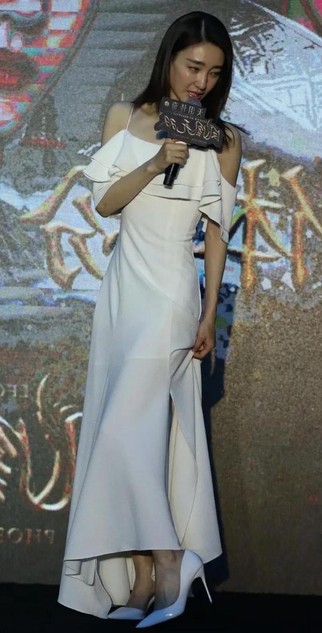 王麗坤最新發(fā)布會驚艷亮相，星光閃耀的瞬間