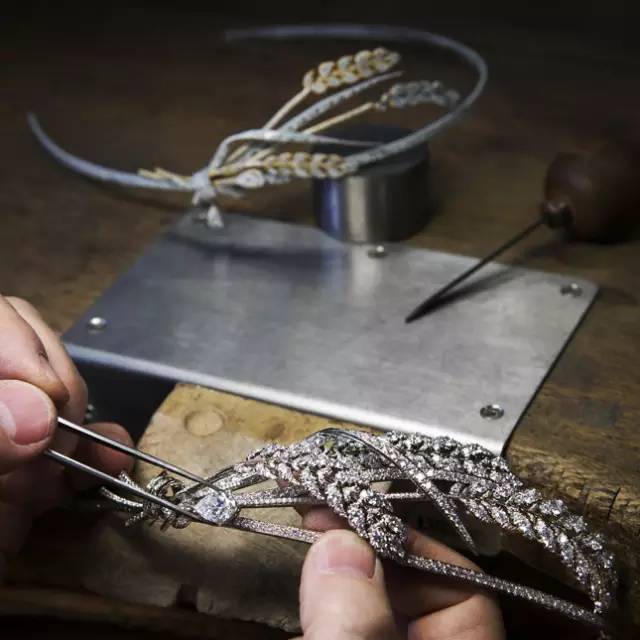 首飾最新技術(shù)，友情的溫馨陪伴與故事