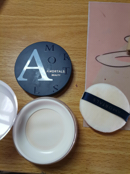 最新散粉測(cè)評(píng)，與自然美景同行，尋找內(nèi)心的寧?kù)o與平和的妝容秘籍