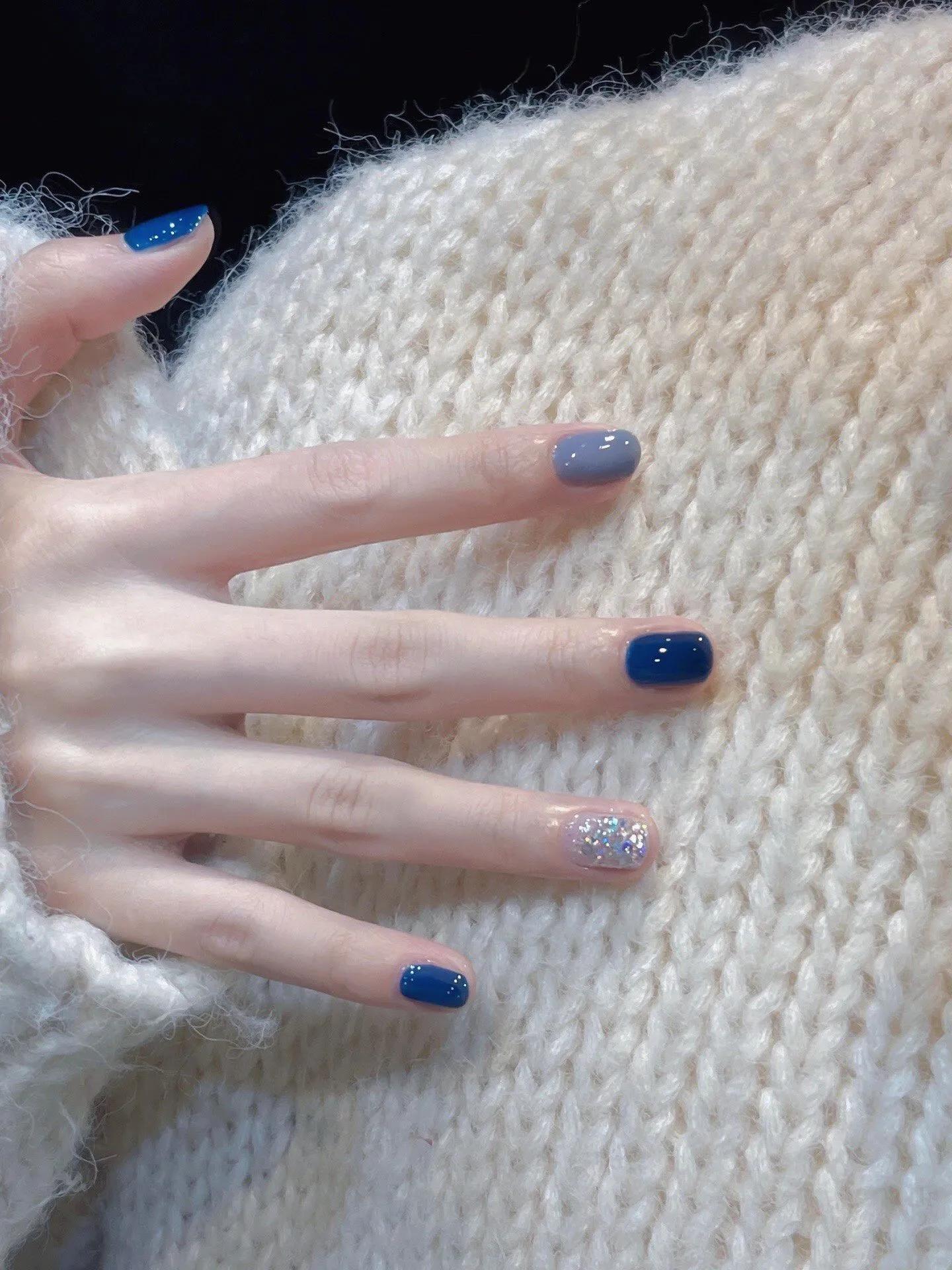 最新美甲時(shí)尚，愛(ài)的色彩與日常陪伴的魅力