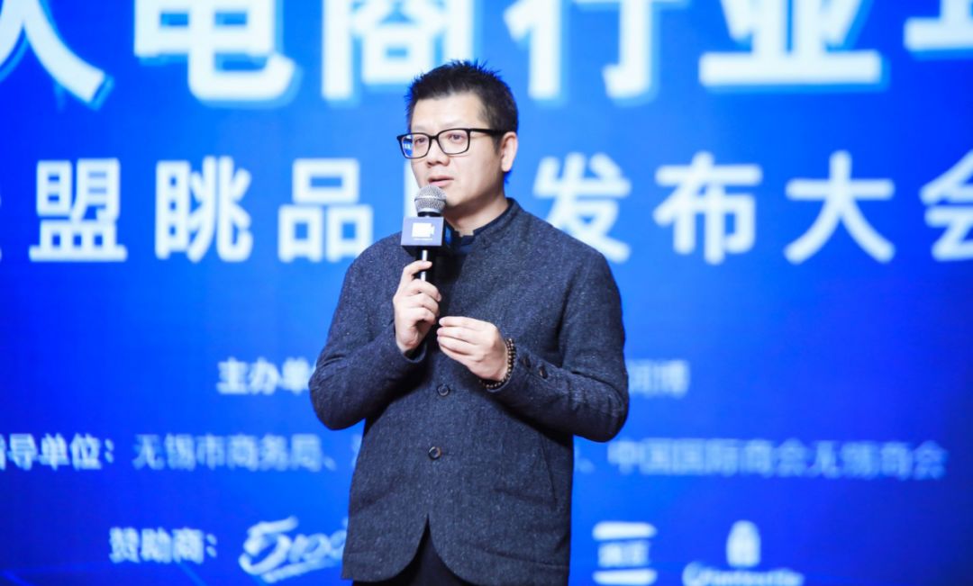 方凱雷最新,方凱雷最新動態(tài)，探索科技前沿，引領(lǐng)行業(yè)創(chuàng)新