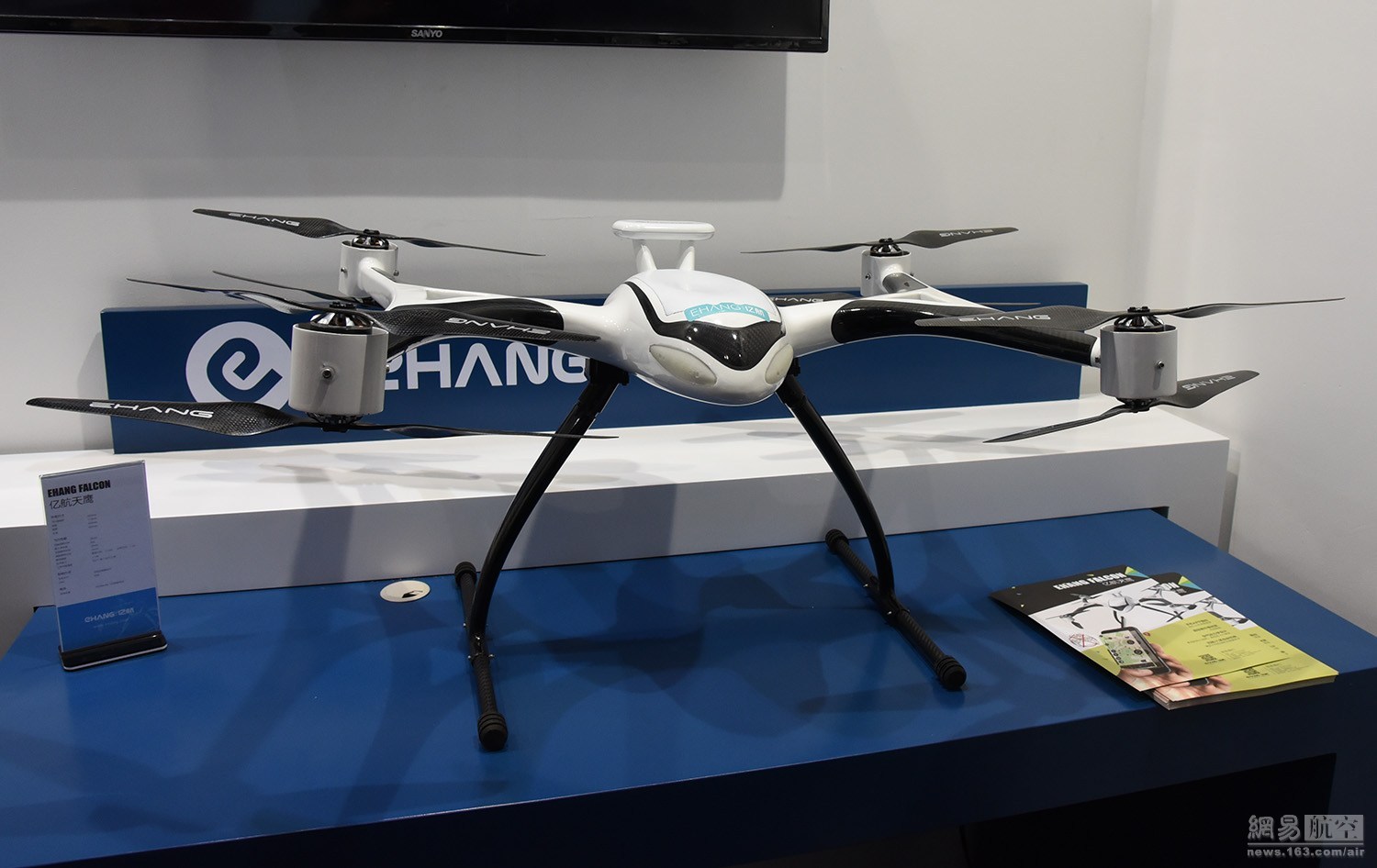 無人機(jī)表演價(jià)格揭秘，背景、發(fā)展及其在特定時(shí)代的地位影響