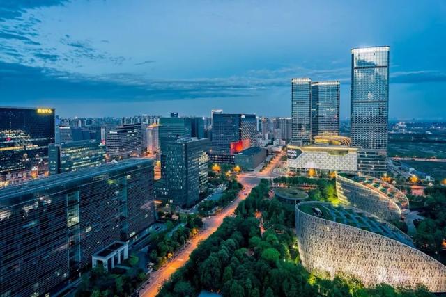 天府新區(qū)視高新項目，家的溫馨與友情的綻放地