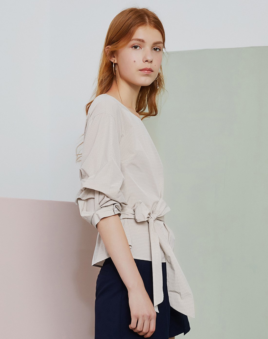 紅袖新款服飾，時尚自信之源，引領(lǐng)風尚變化之路