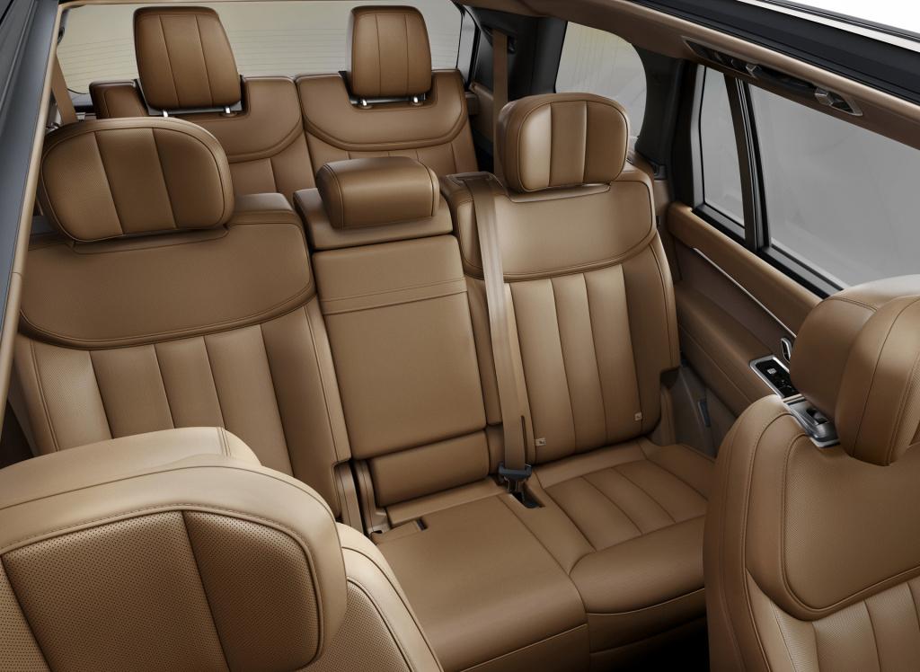 全新攬勝亮相,全新攬勝亮相，小巷中的隱藏寶藏，探索未知的獨特風情！