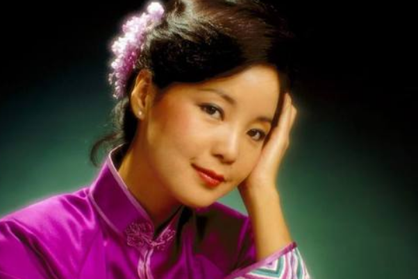 娛樂圈明星與自然的永恒擁抱，逝去的星光，在自然中閃耀