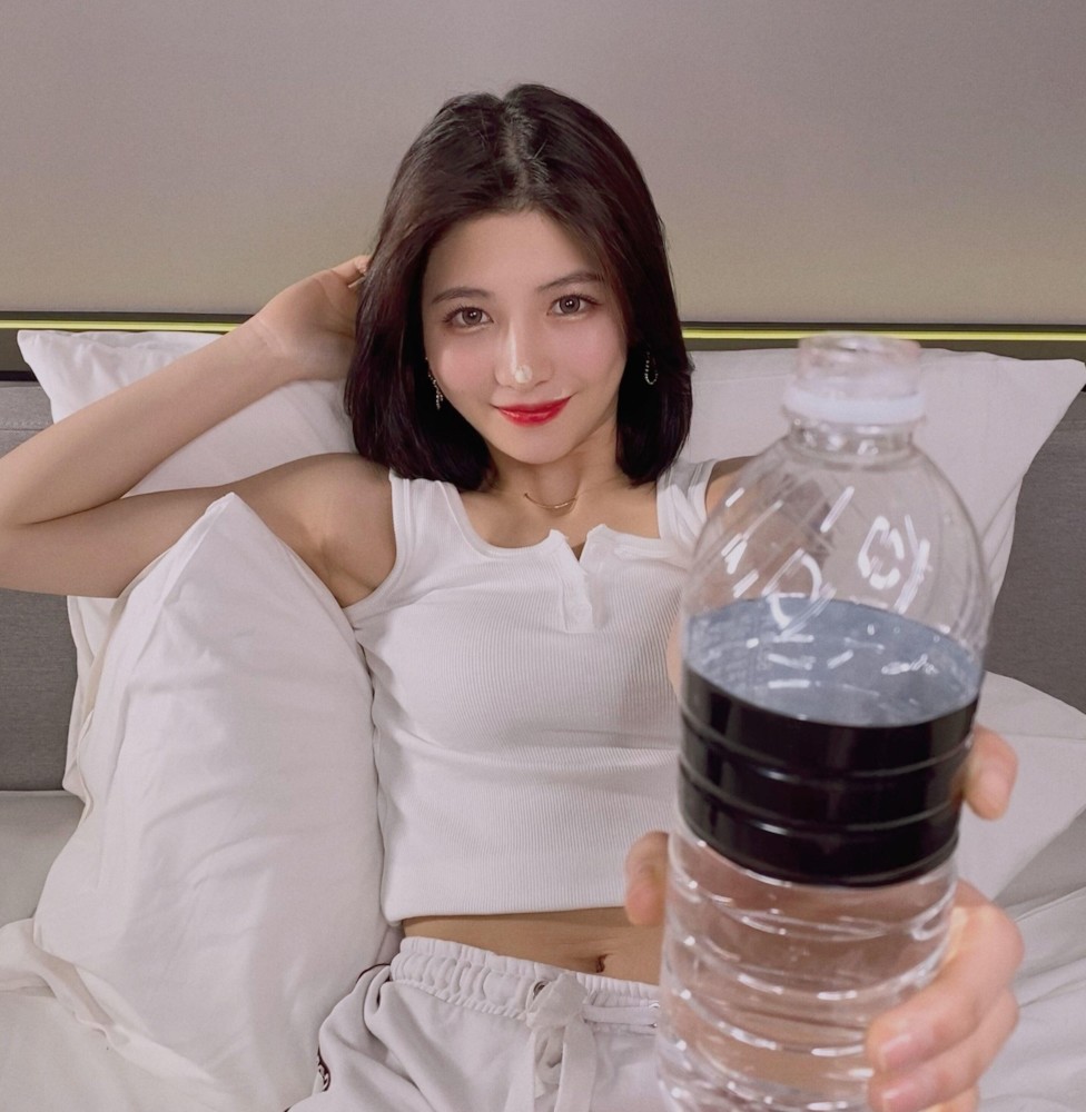 演員李潼，炸裂演技與魅力閃耀小紅書(shū)之星