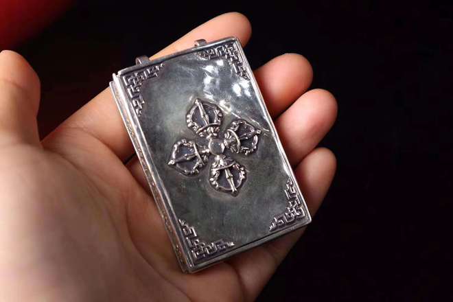 佛牌明星的成長之路，一路學(xué)習(xí)，自信閃耀