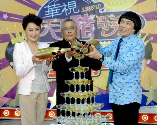 豬哥亮陳亞蘭最新動態(tài)揭秘，小巷美食寶藏大揭秘！