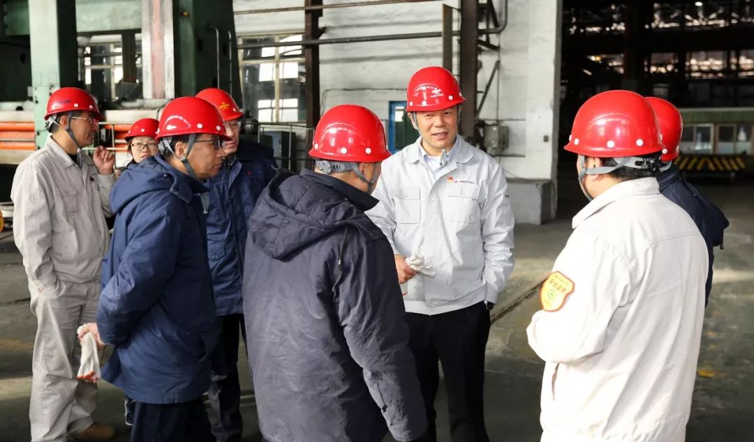 鞍鋼集團領導層引領變革，鑄就輝煌新篇章