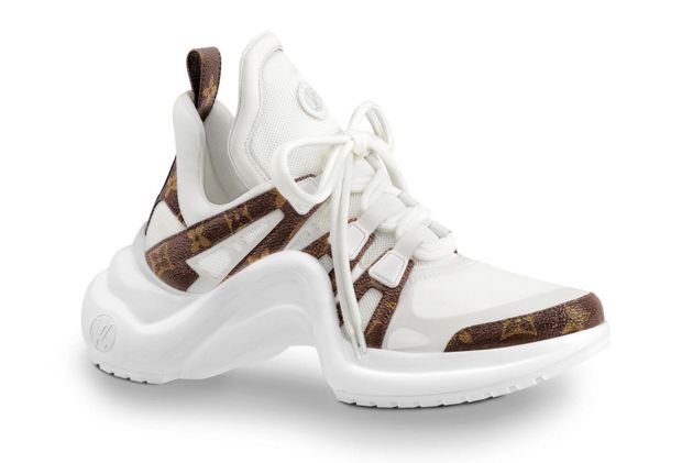 最新款LV女鞋登場，時尚巔峰之作閃耀亮相