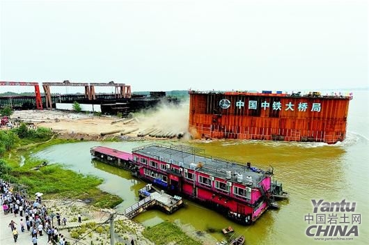 楊泗港長(zhǎng)江大橋最新動(dòng)態(tài)，全面指南與詳細(xì)步驟解讀