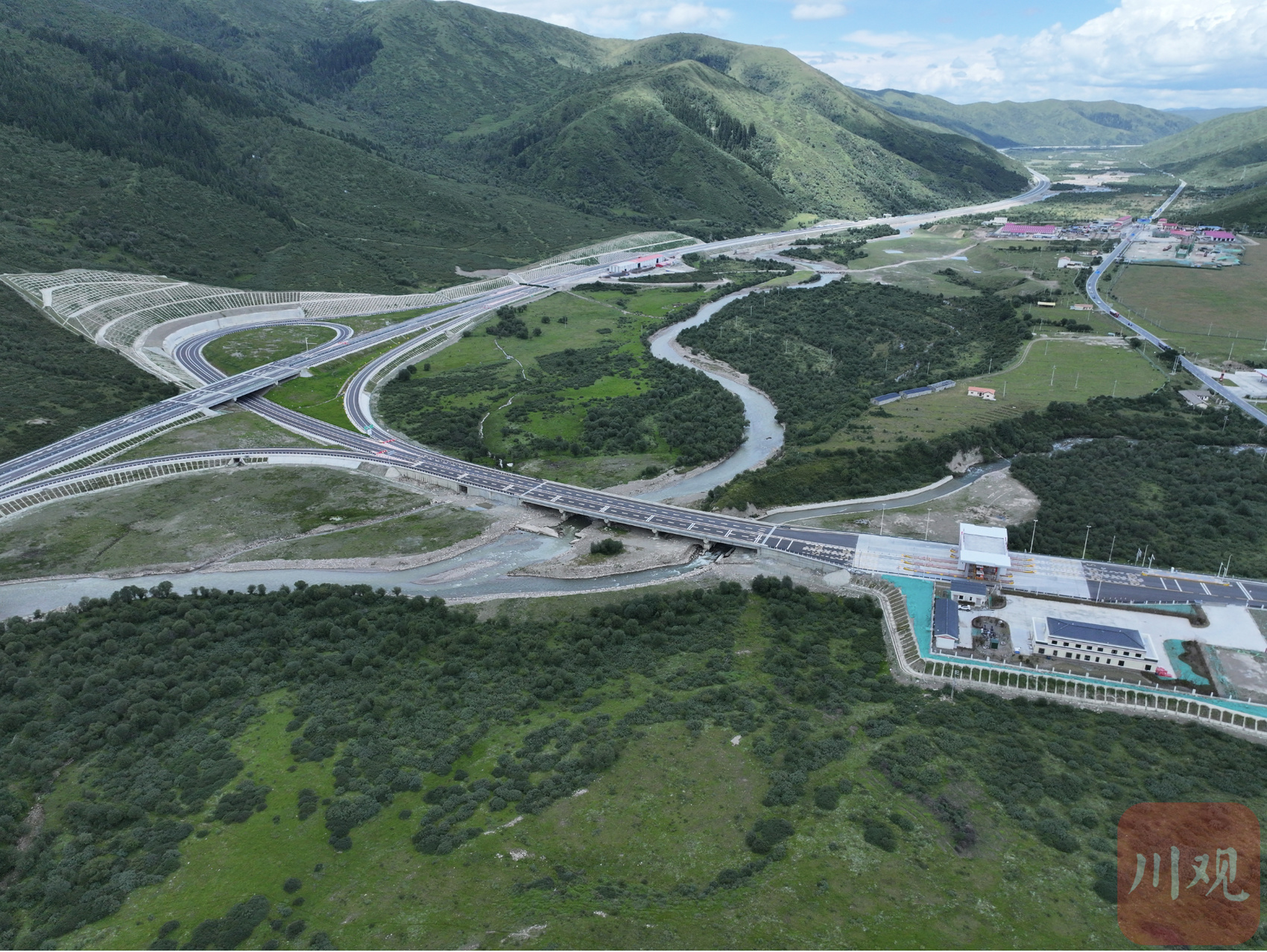 川藏高速最新進(jìn)展，一路向前，成就夢(mèng)想的賽道之路