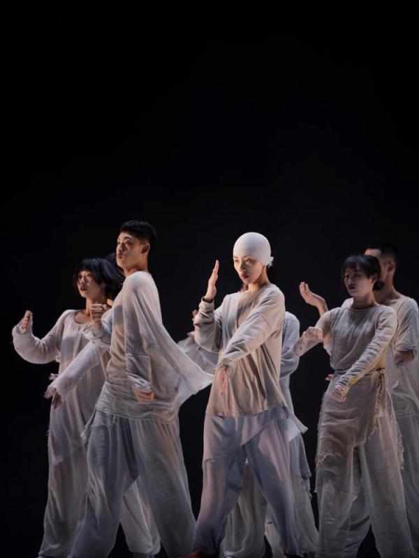 外國(guó)女明星名字大全，自然美景鼓舞之旅的明星閃耀之路