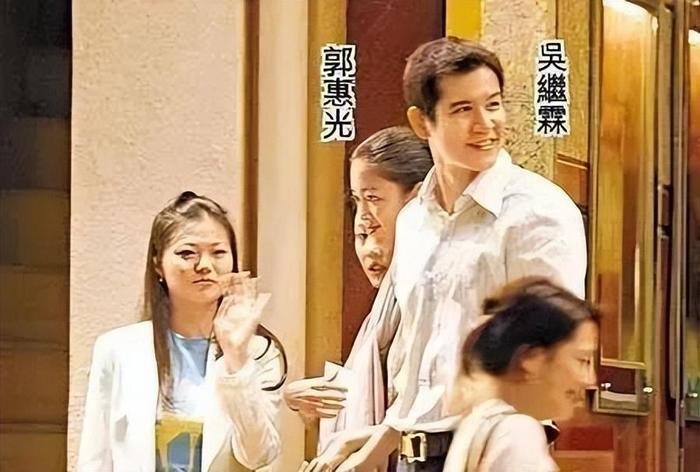 豪門寵愛，甜蜜婚姻的成長勵志之旅