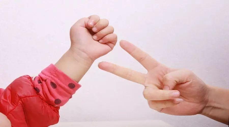 幼兒大班最新趣味手指游戲集錦，玩轉(zhuǎn)手指游戲，快樂成長！