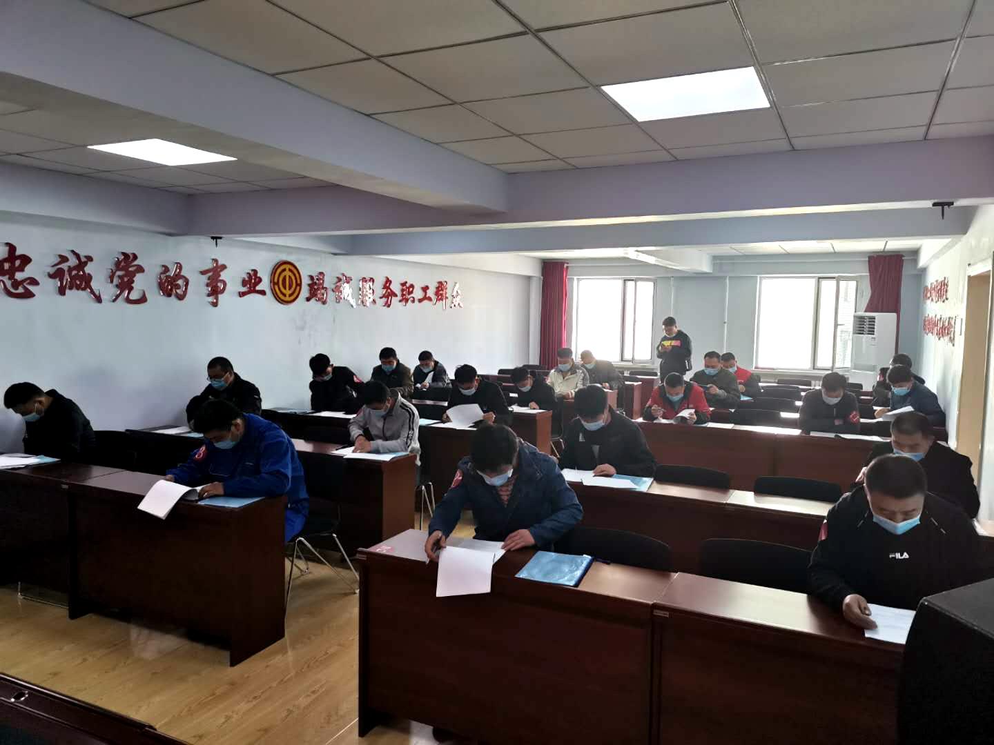 汽修技藝較量，時代的印記與技術(shù)的榮光競賽