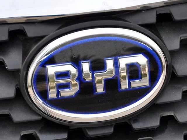 BYD最新車標(biāo)引領(lǐng)時尚潮流，獨(dú)特設(shè)計(jì)展現(xiàn)新風(fēng)向！
