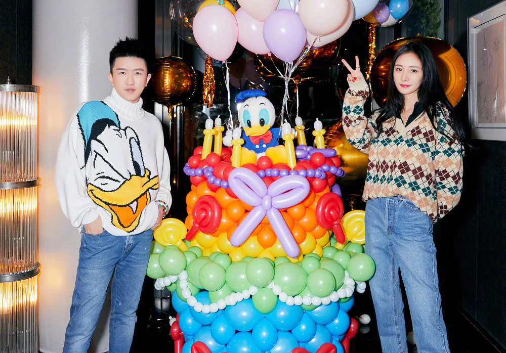 最新生日圖片分享，小巷深處的特色小店，生日探索之旅啟程！