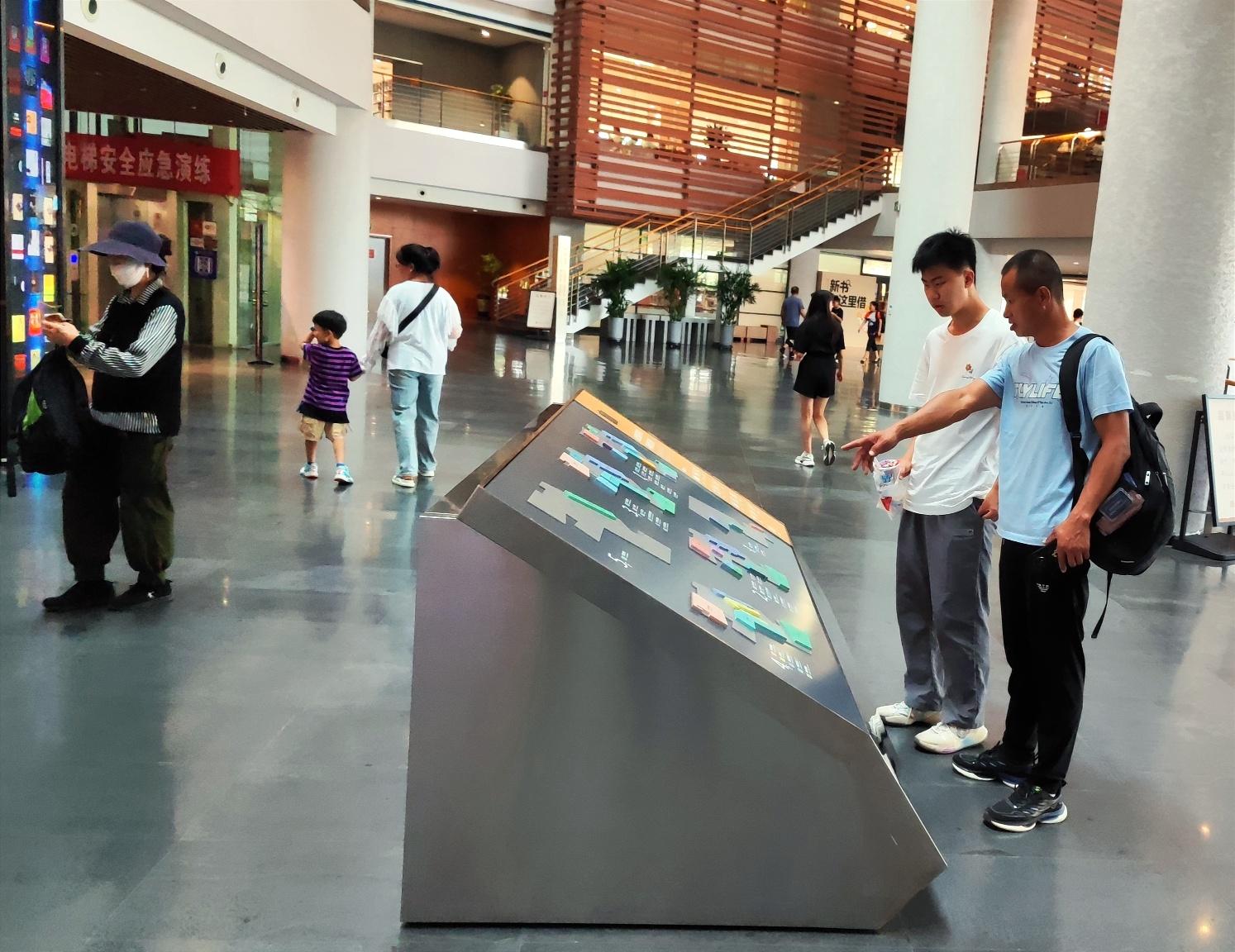 最新圖書信息，價值與爭議并存的影響探討