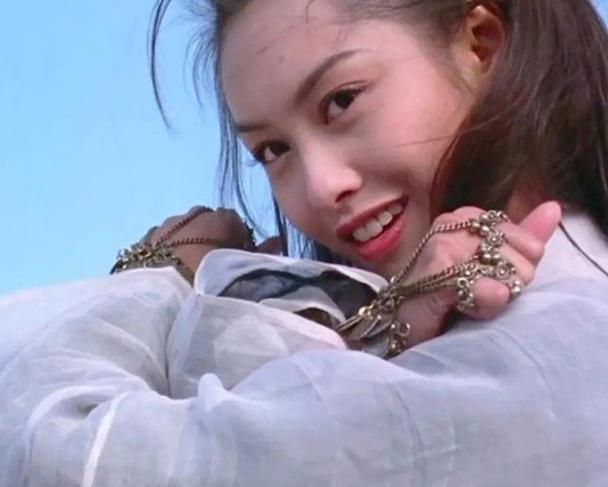 朱茵2025最新照片，公眾視角下的觀點(diǎn)碰撞與個(gè)人立場(chǎng)展現(xiàn)