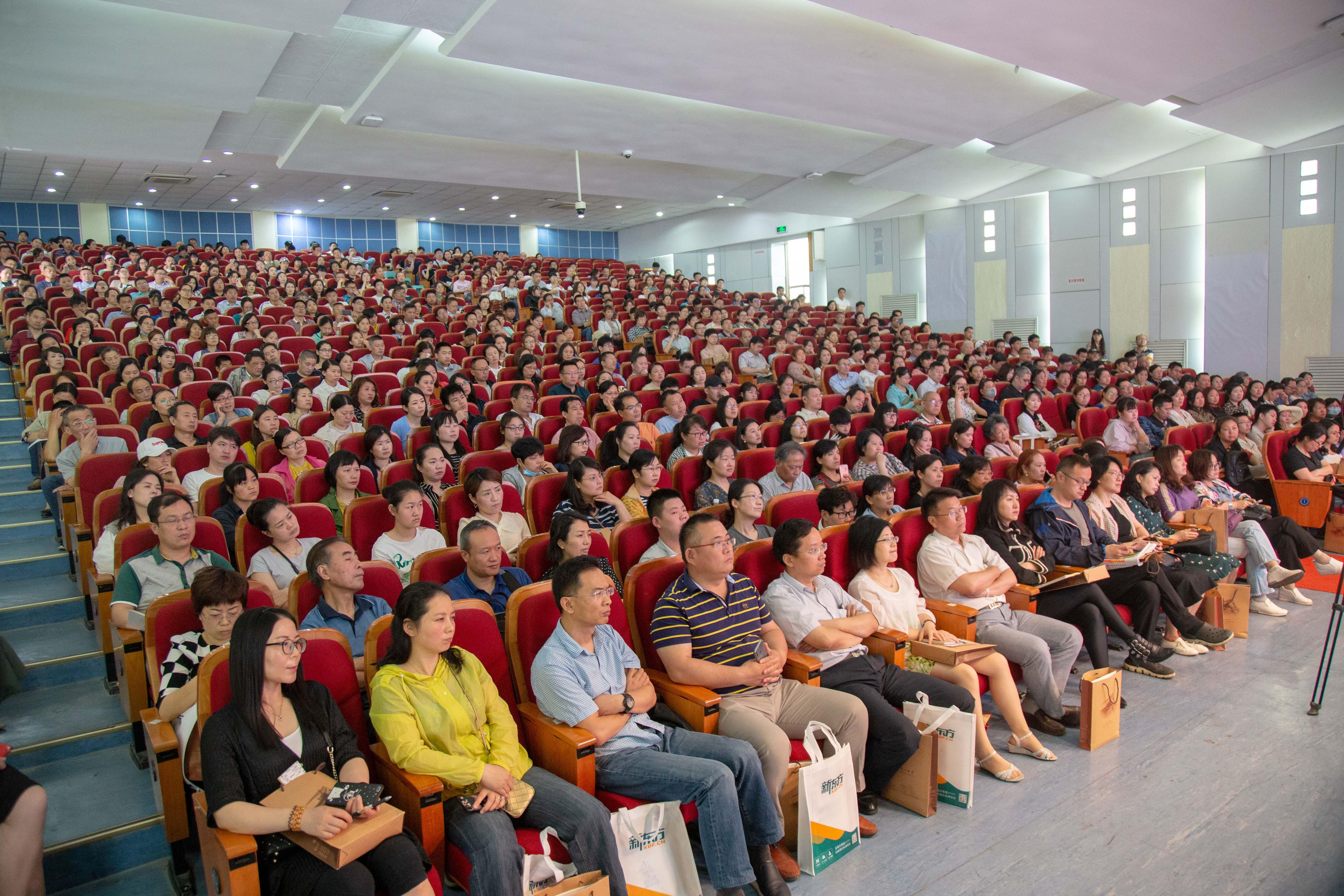 最新直播熱潮，變化中的學(xué)習(xí)，自信與成就的力量