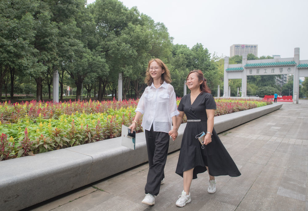 武漢最新溫情，學(xué)習(xí)之光，照亮未來希望之路