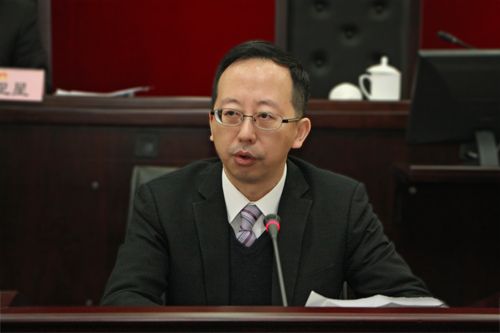 松江區(qū)長引領(lǐng)科技革新，打造未來生活新篇章啟航